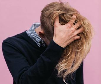 Parrucca uomo: guida all'acquisto in 10 punti